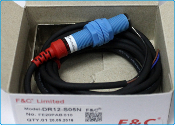 12-24VDC 150mm Cylindrical Photoelectric Sensor tiga kabel sensor Optik